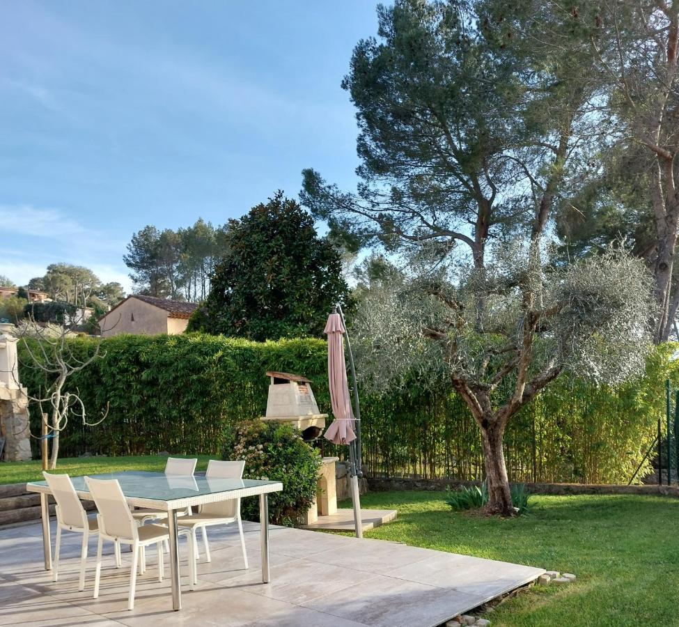 Gite Les Pins Climatise Piscine Chauffee Jardin Peymeinade 外观 照片