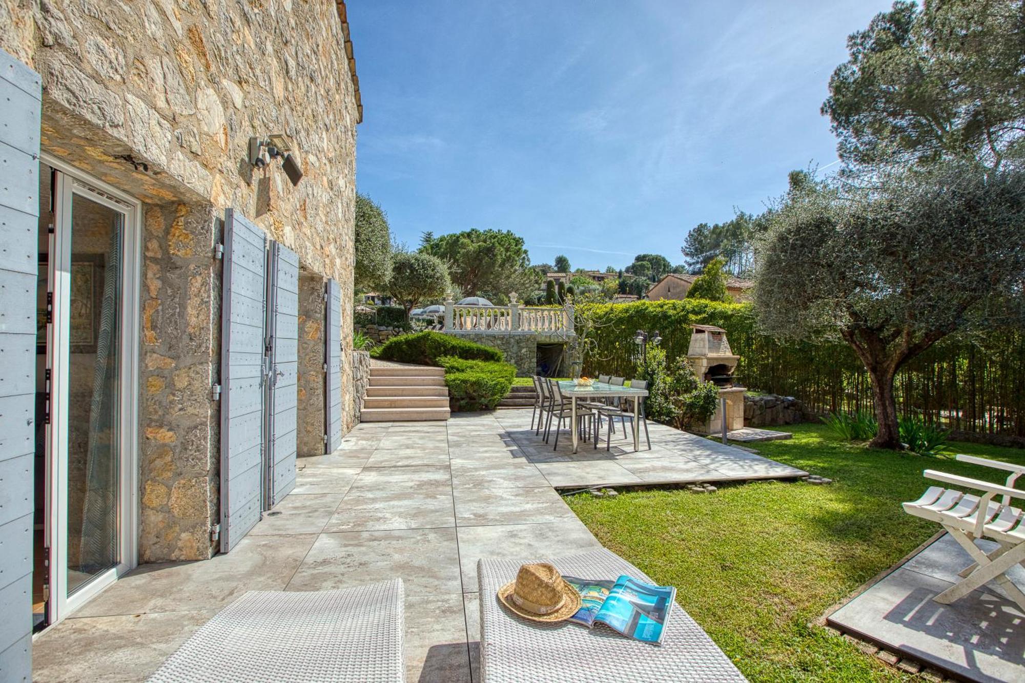 Gite Les Pins Climatise Piscine Chauffee Jardin Peymeinade 外观 照片