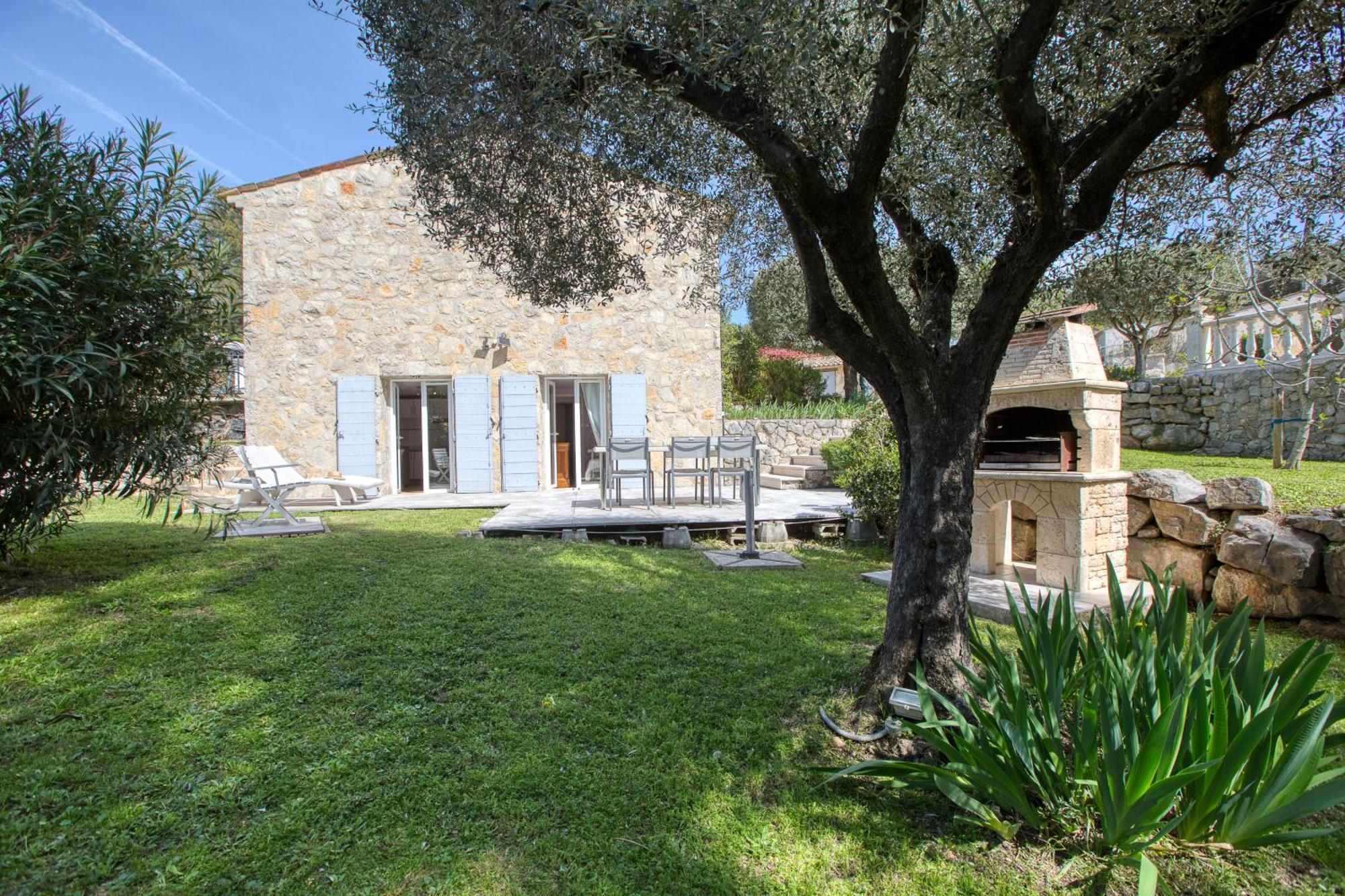 Gite Les Pins Climatise Piscine Chauffee Jardin Peymeinade 外观 照片